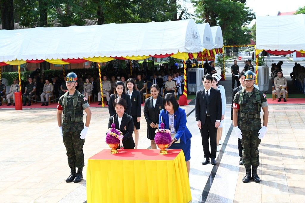 วางพานพุ่ม ถวายราชสักการะสมเด็จพระเจ้าตากสินมหาราช เนื่องใน “วันสมเด็จพระเจ้าตากสินมหาราชทรงกู้ชาติ” ครั้งที่ ๒๑